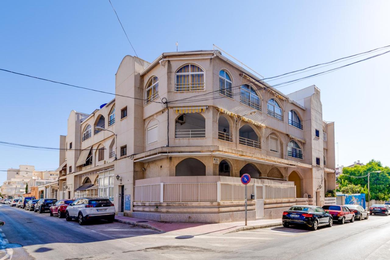 Cozy Apartment Near The Sea تورّيفيِخا المظهر الخارجي الصورة